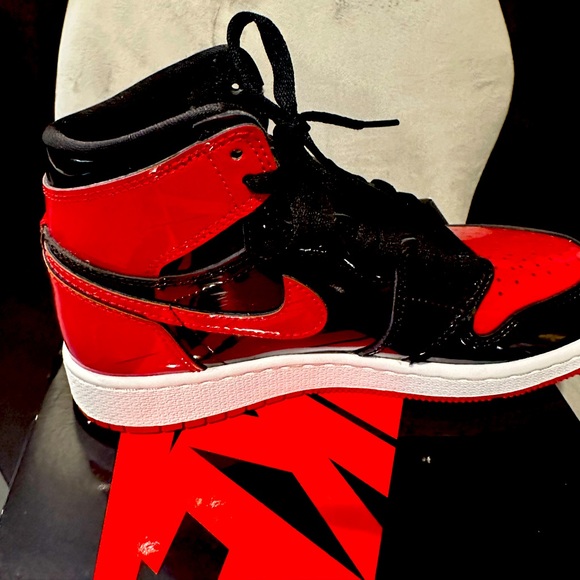 Air Jordan Retro High OG 'Patent Bred' 4y